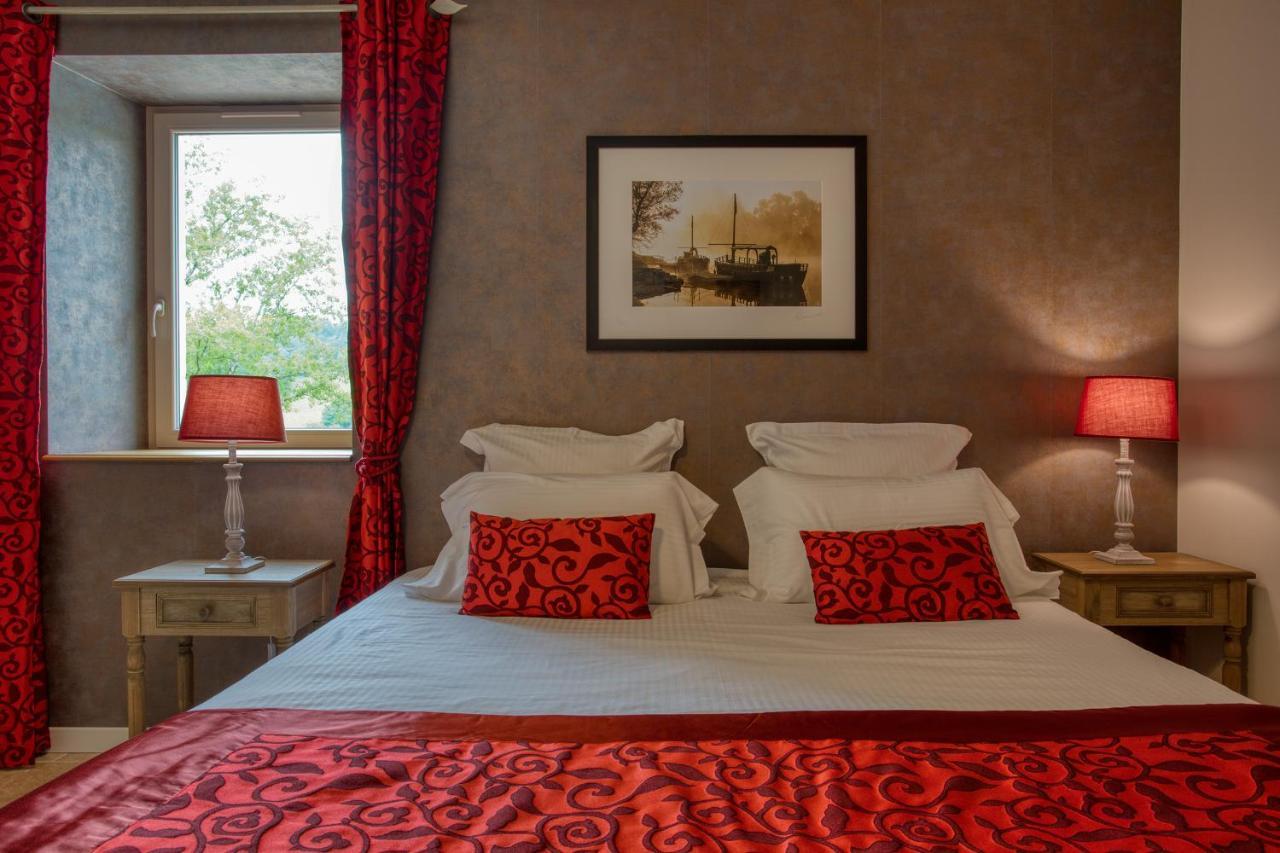 Domaine Des Pierres Blanches - Chambres D'Hotes Carlux Bagian luar foto