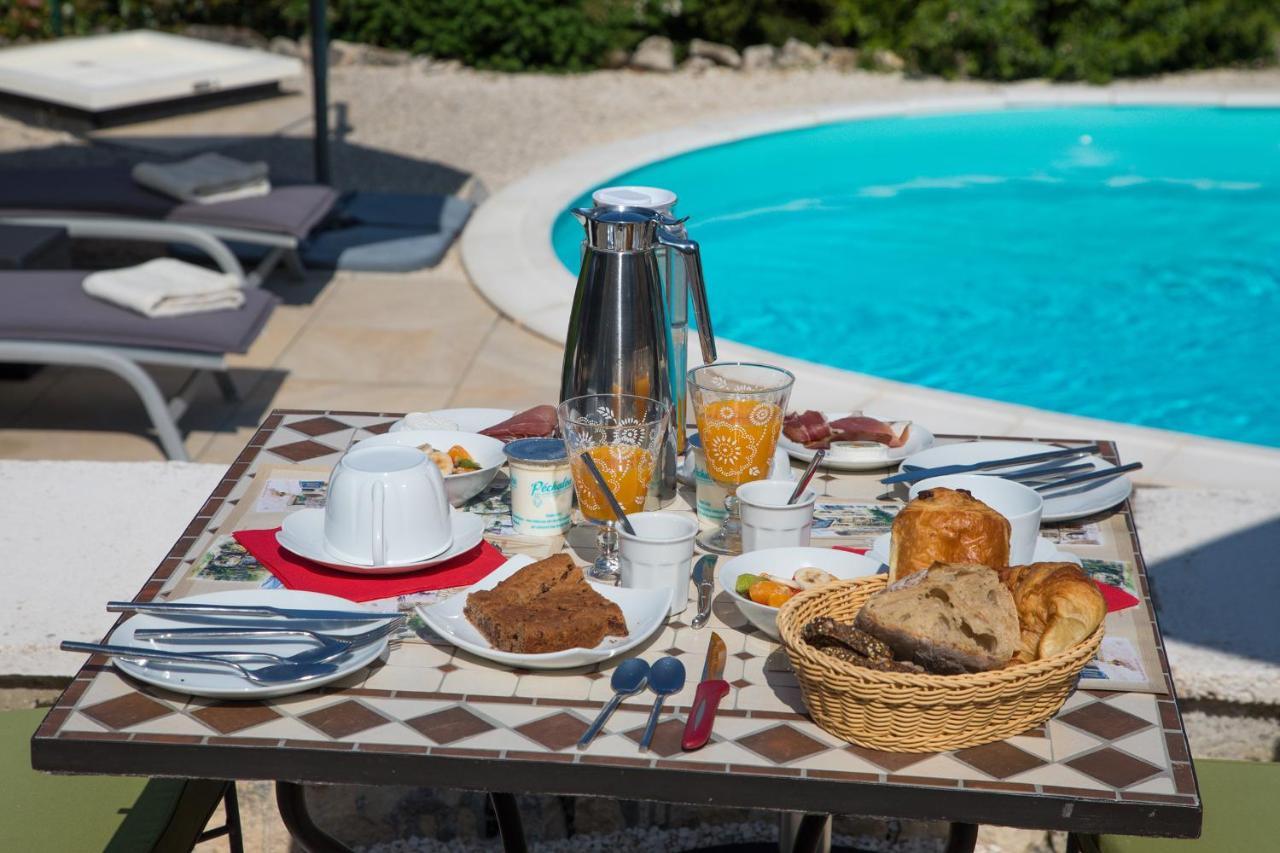Domaine Des Pierres Blanches - Chambres D'Hotes Carlux Bagian luar foto