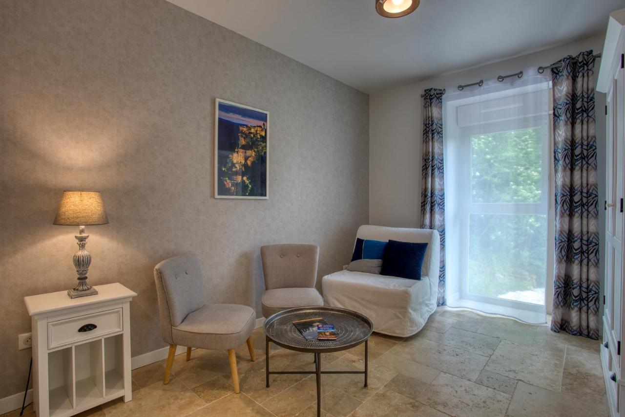 Domaine Des Pierres Blanches - Chambres D'Hotes Carlux Bagian luar foto