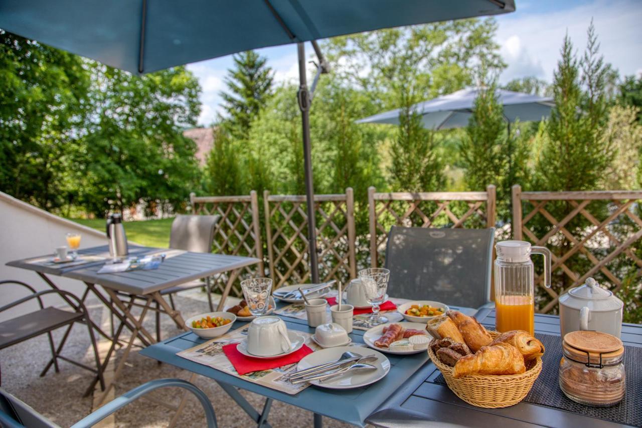 Domaine Des Pierres Blanches - Chambres D'Hotes Carlux Bagian luar foto